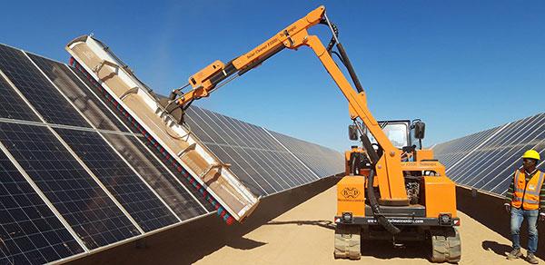 SOLAR CLEANER MACHINE MACCHINE PER LA PULIZIA DEI PANNELLI FOTOVOLTAICI